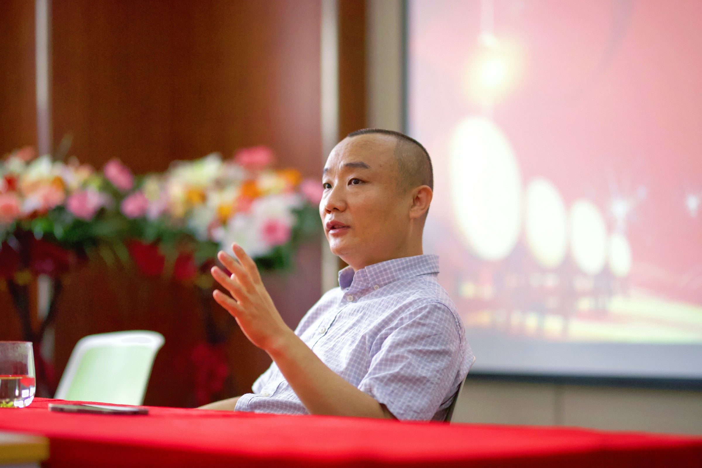 共享发展，共创未来